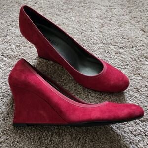 Vaneli Red Suede Wedge Pump, Size 8.5 N
